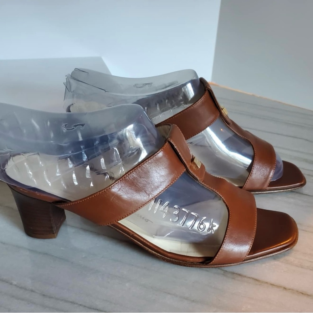 Salvatore Ferragamo Brown Leather Leona Sandals Womens 9.5/10 Block Heels - Picture 4 of 11